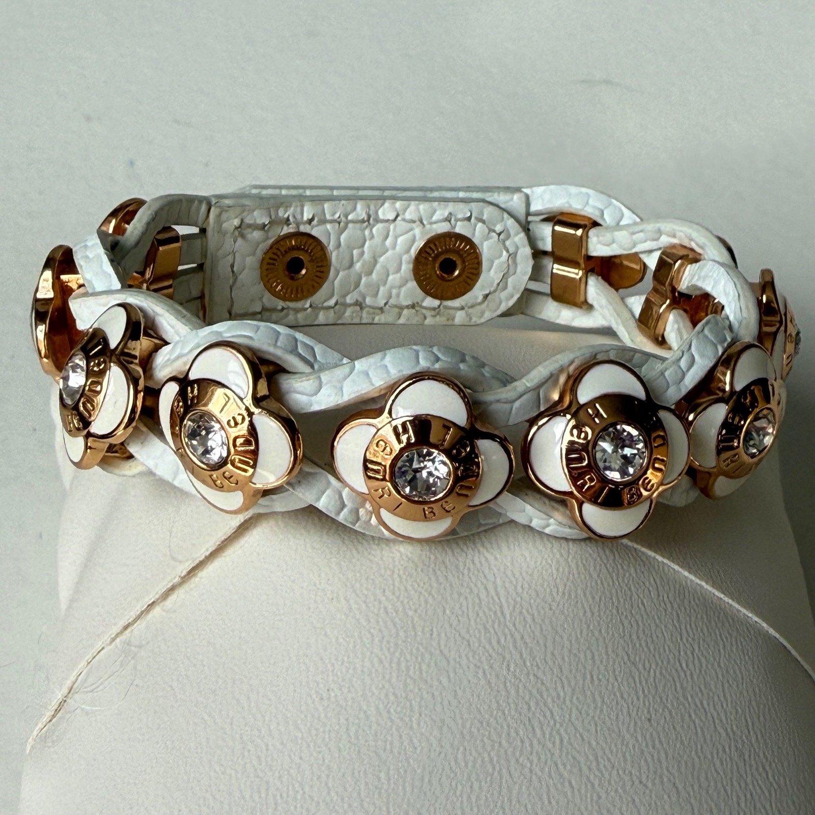 Henri Bendel White Leather Braided Flower Crystal Snap Bracelet Gold Tone Logo 65$